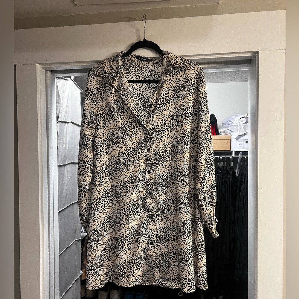 Boohoo shirt dress- small